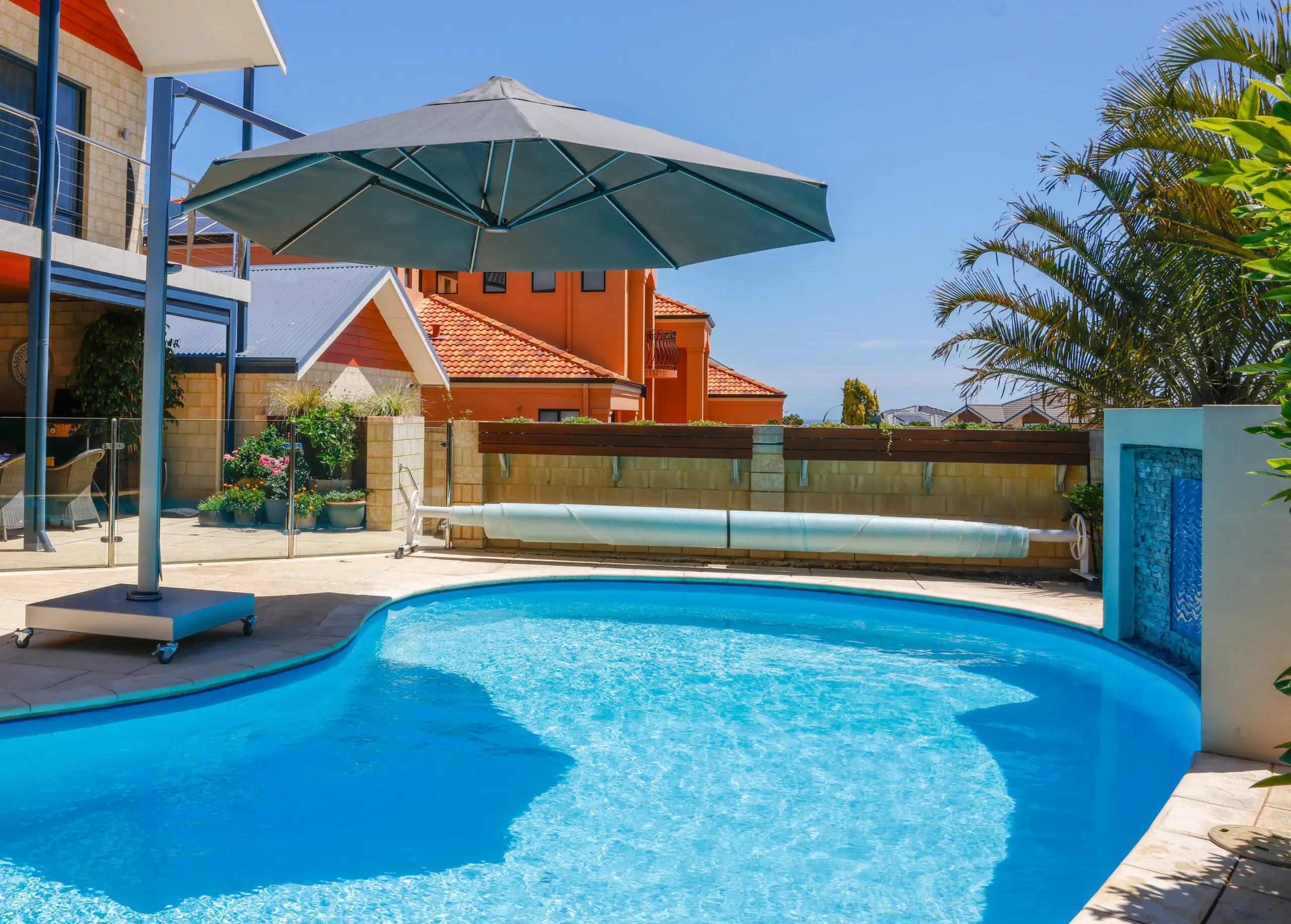 Shadowspec Serenity™ Cantilever Umbrella — Marine-Grade Shade, Engineered in New Zealand - Image 7