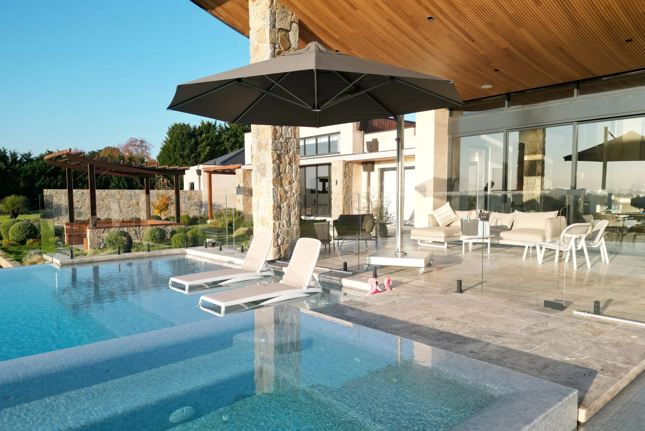 Shadowspec Serenity™ Cantilever Umbrella — Marine-Grade Shade, Engineered in New Zealand - Image 15