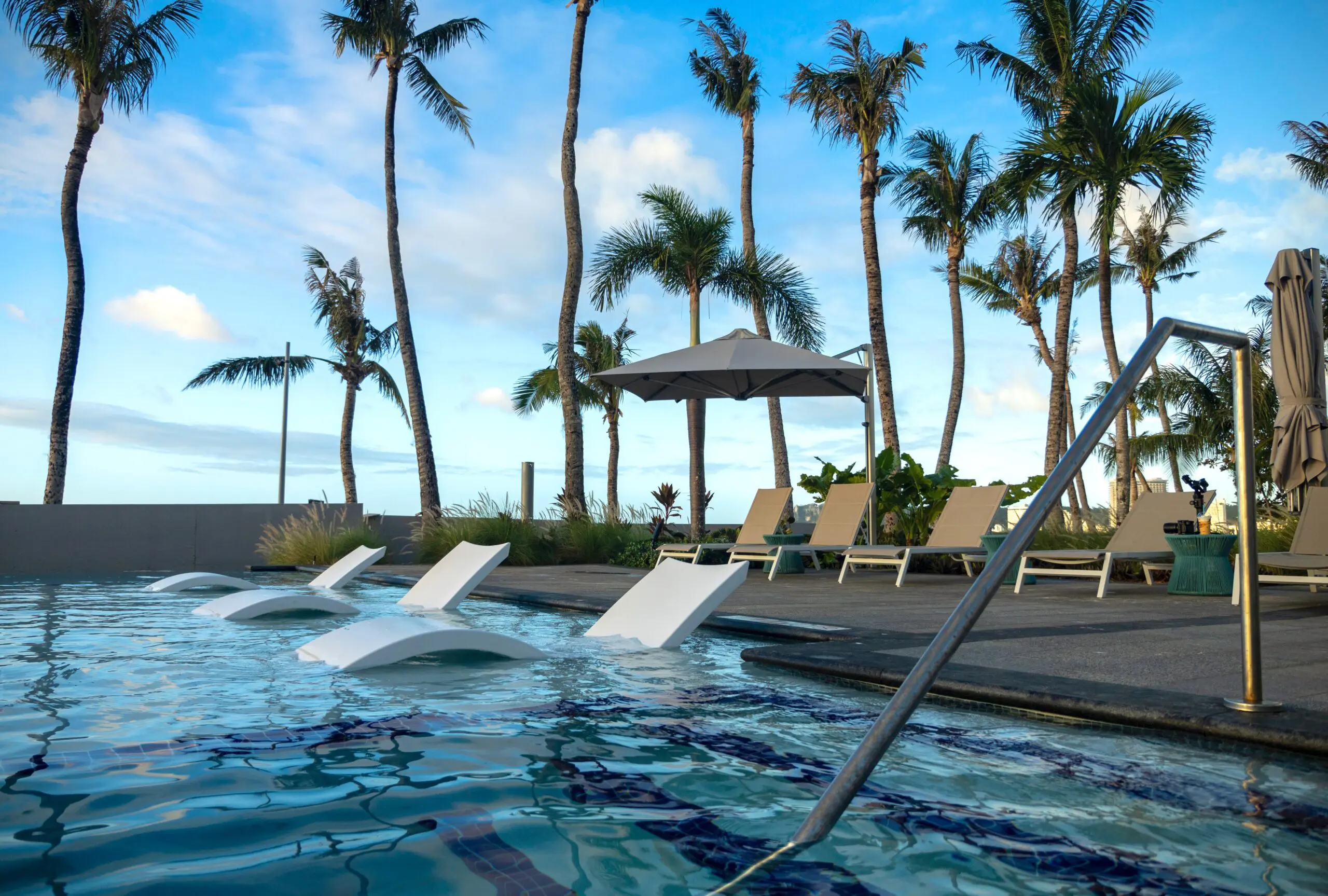 Shadowspec Serenity™ Cantilever Umbrella — Marine-Grade Shade, Engineered in New Zealand - Image 8