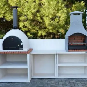 Outdoor Kitchens: Professional Cooking Meets Backyard Living