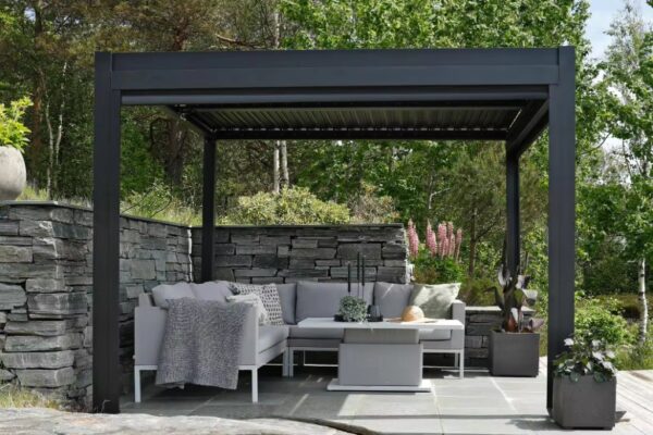Vanguard Louvre System: A Reliable Manual-Only Pergola Solution - Image 4