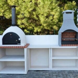 Outdoor Kitchens: Professional Cooking Meets Backyard Living